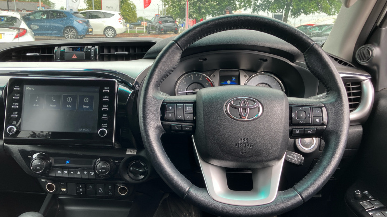 Toyota Hilux Diesel Invincible D/Cab Pick Up 2.8 D-4D Auto